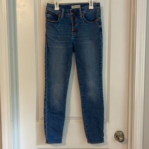Madewell 9 inch mid-rise skinny crop jean.